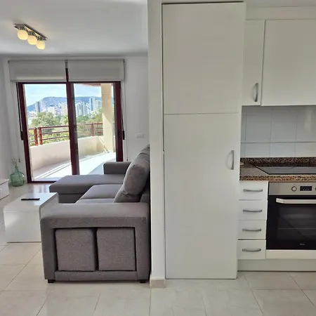 Aloha Salinas Beach, Primera Linea