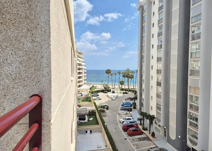 Aloha Salinas Beach, Primera Linea